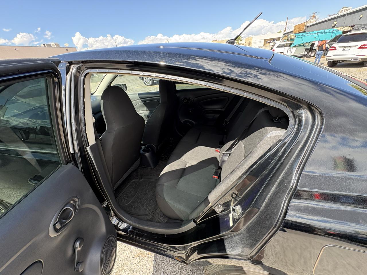 Nissan Versa 4dr Sdn CVT 1.6 S Plus 2016