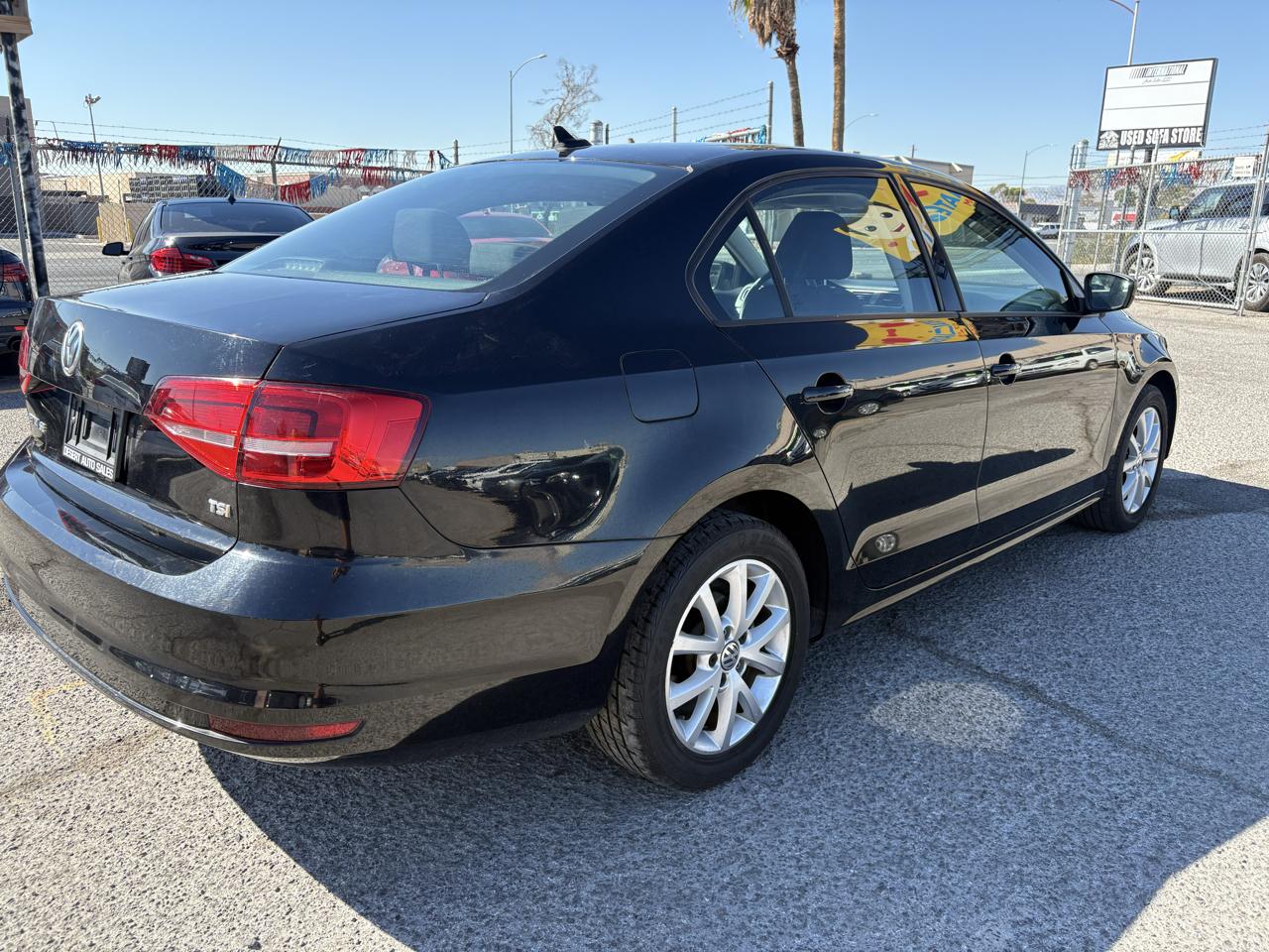 Volkswagen Jetta Sedan 4dr Auto 1.8T SE PZEV 2015