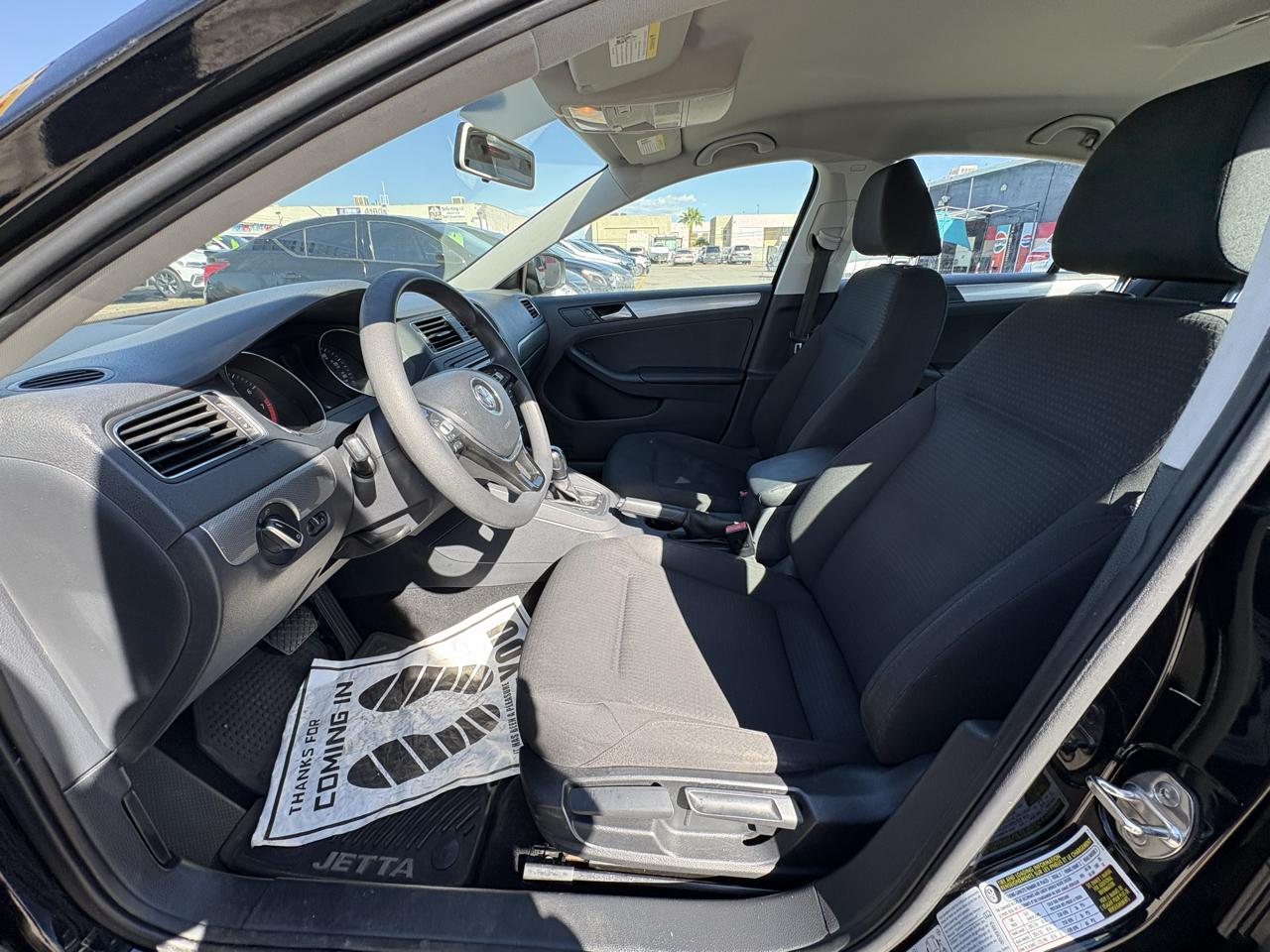 Volkswagen Jetta Sedan 4dr Auto 1.8T SE PZEV 2015