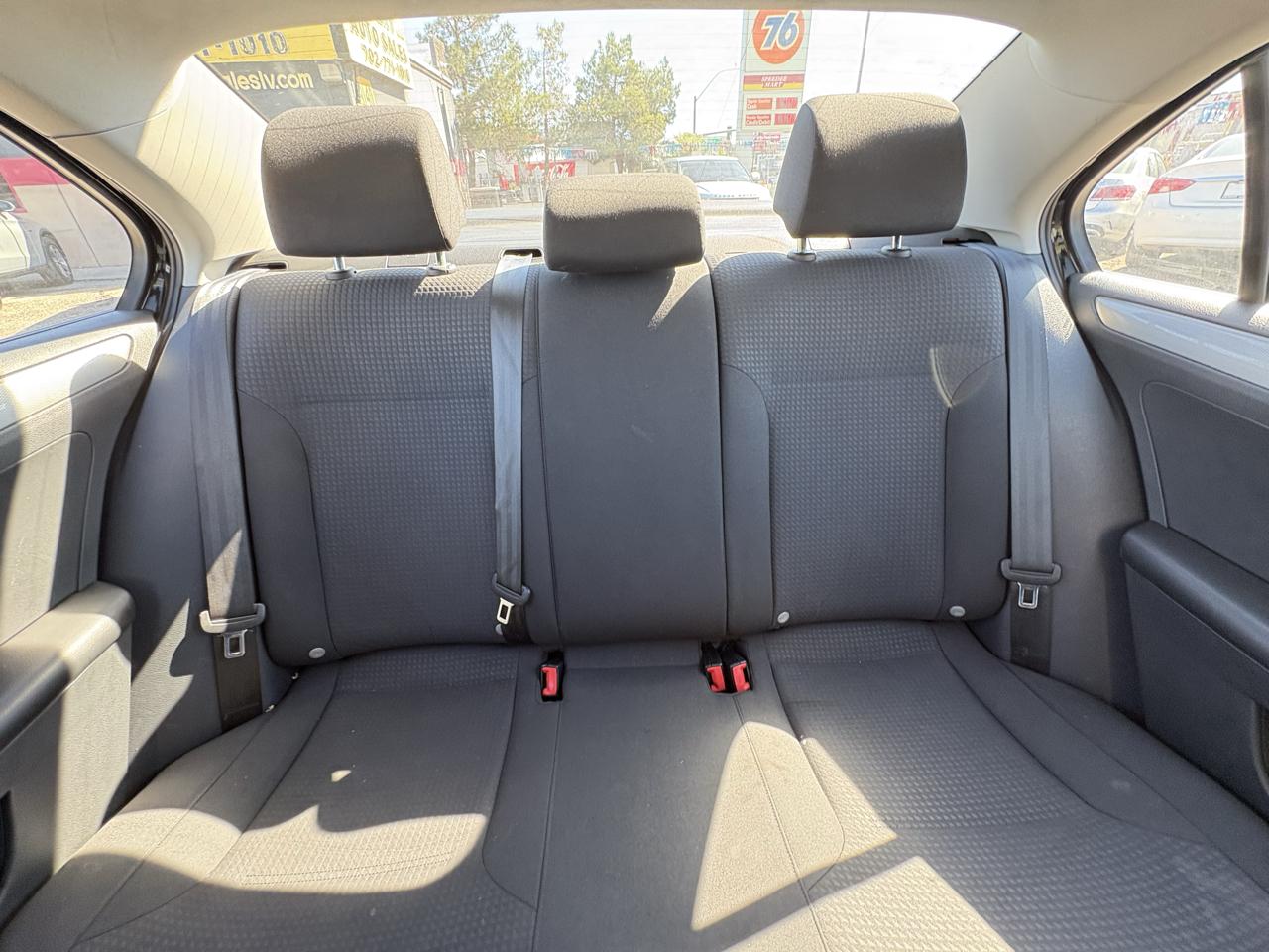 Volkswagen Jetta Sedan 4dr Auto 1.8T SE PZEV 2015