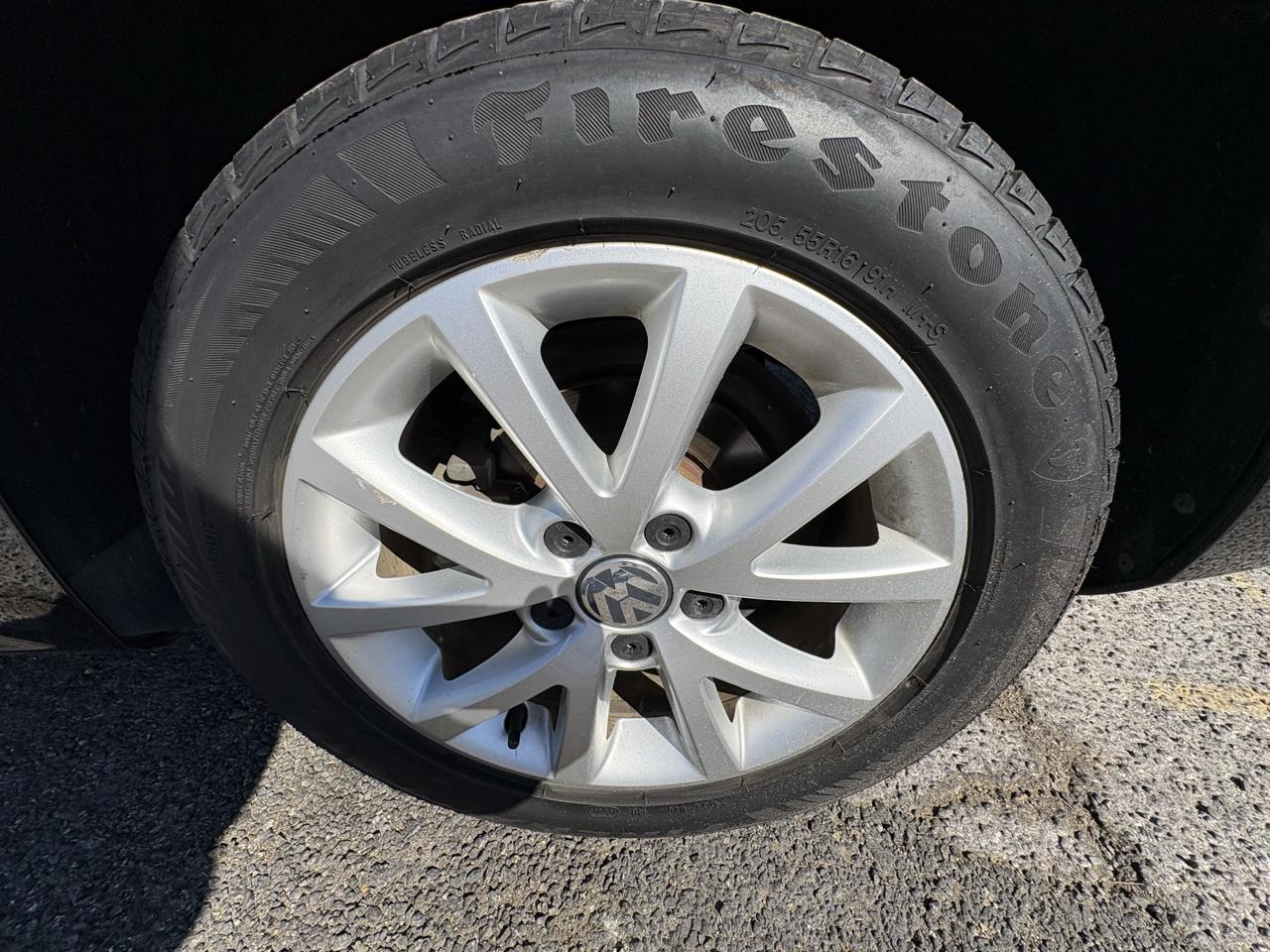 Volkswagen Jetta Sedan 4dr Auto 1.8T SE PZEV 2015