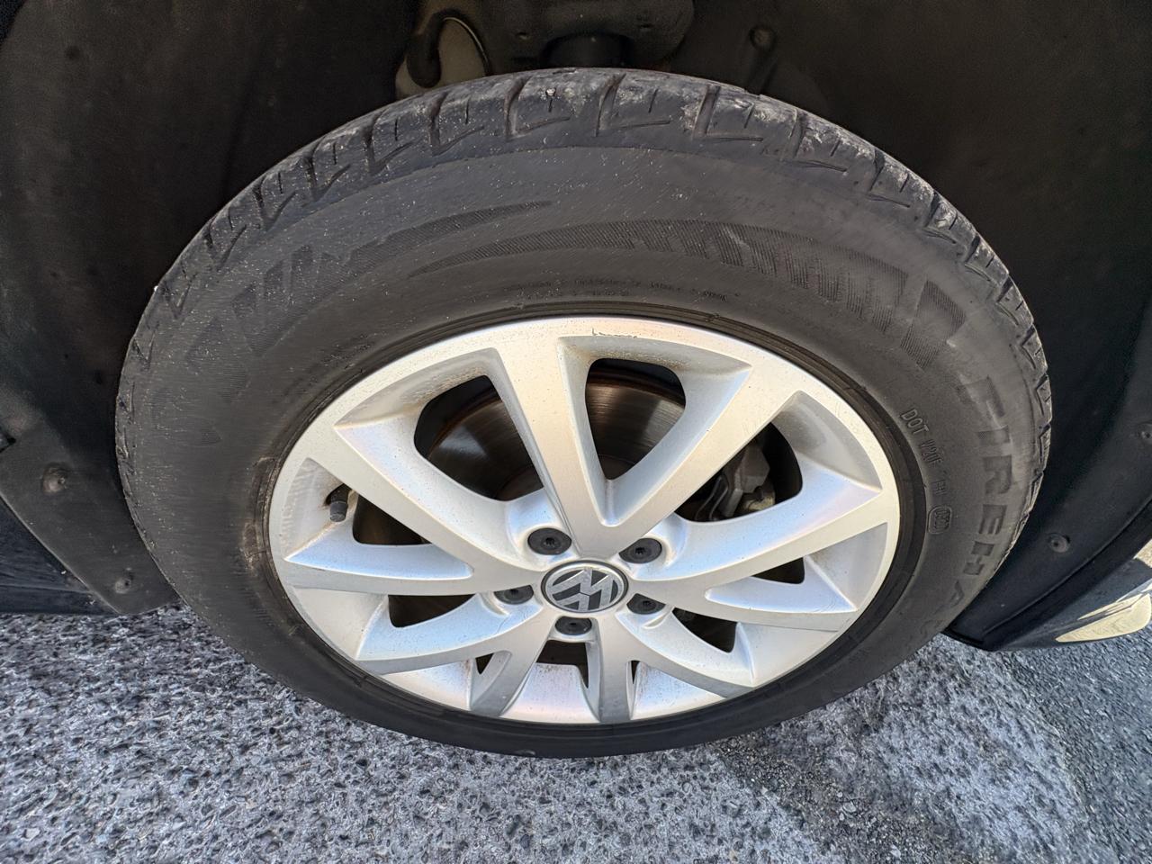 Volkswagen Jetta Sedan 4dr Auto 1.8T SE PZEV 2015