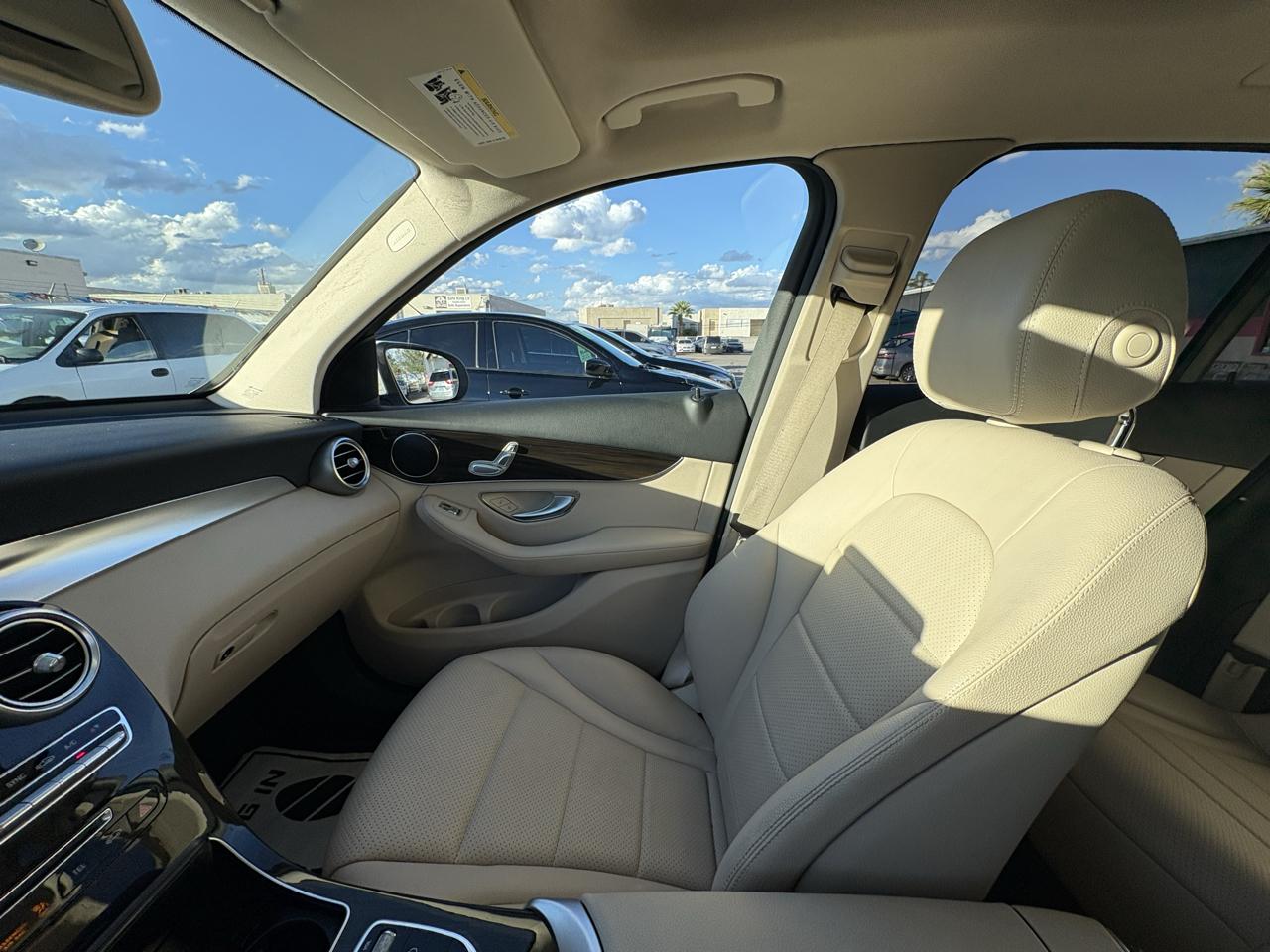 Mercedes-Benz GLC GLC 300 SUV 2017