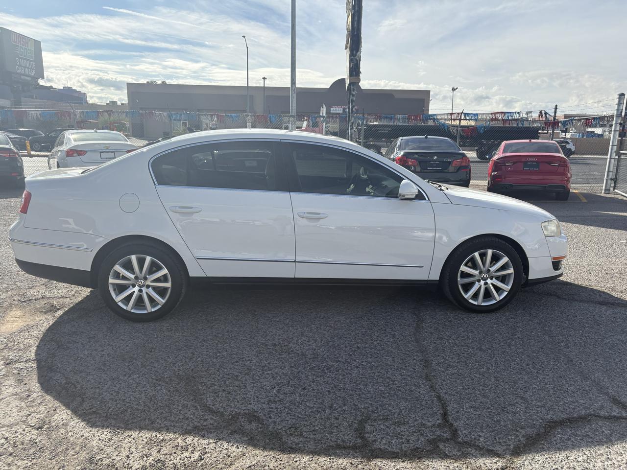 Volkswagen Passat Sedan 4dr DSG Komfort FWD PZEV 2010