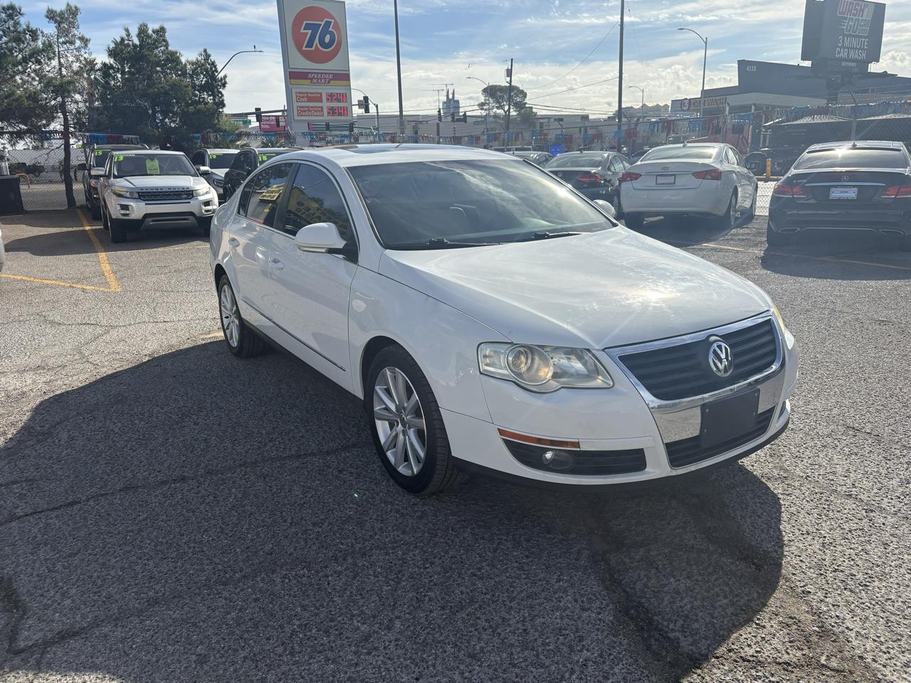 Volkswagen Passat Sedan 4dr DSG Komfort FWD PZEV 2010