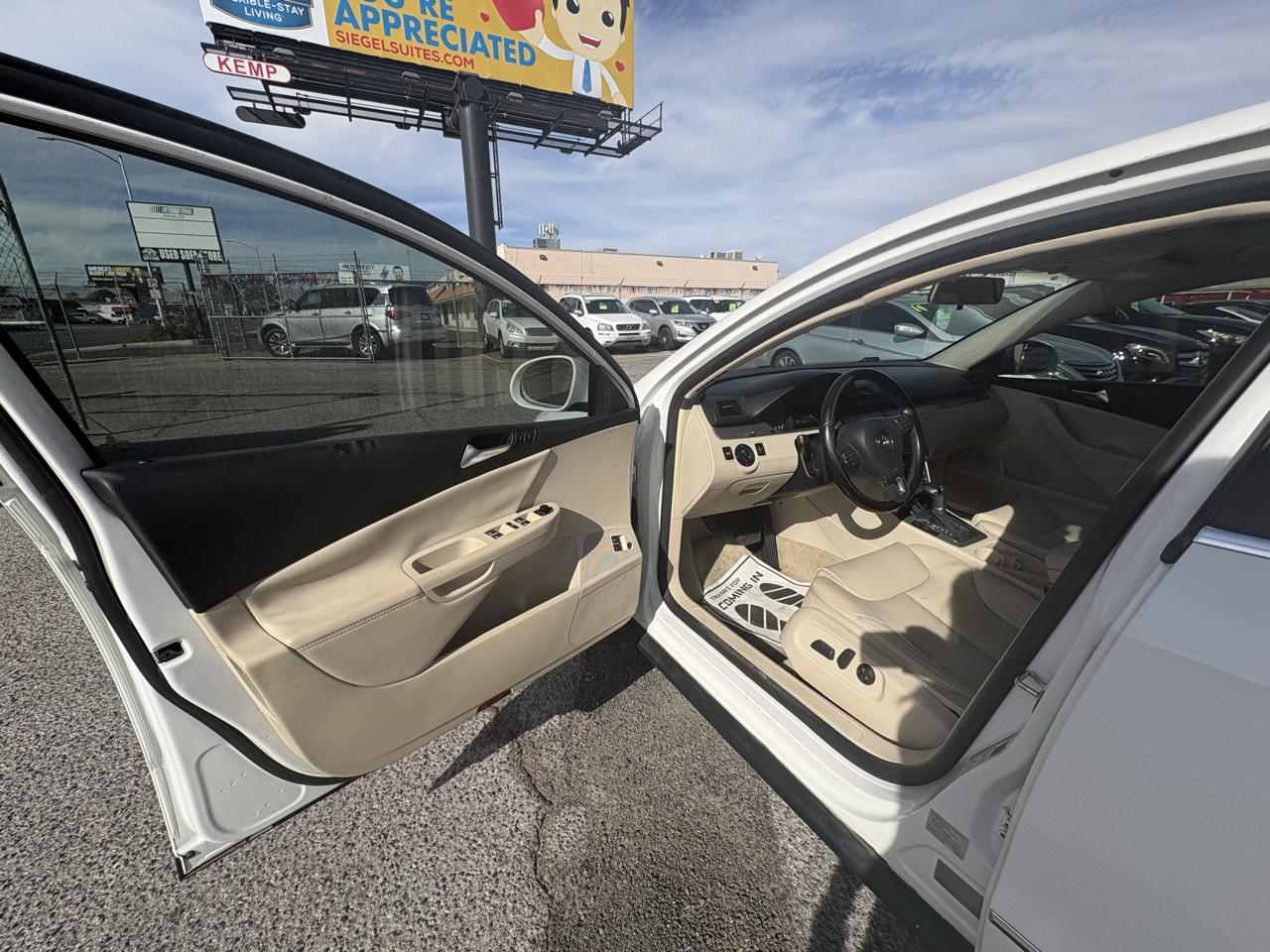 Volkswagen Passat Sedan 4dr DSG Komfort FWD PZEV 2010