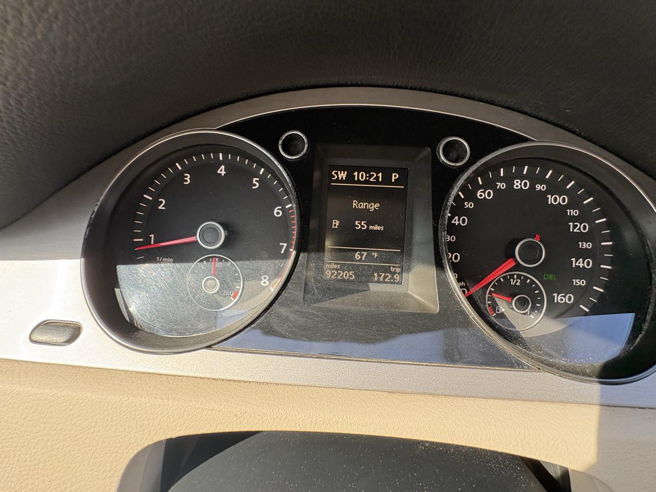 Volkswagen Passat Sedan 4dr DSG Komfort FWD PZEV 2010