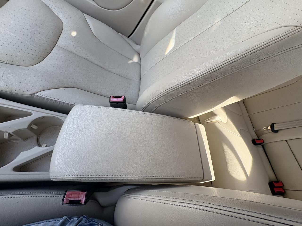 Volkswagen Passat Sedan 4dr DSG Komfort FWD PZEV 2010