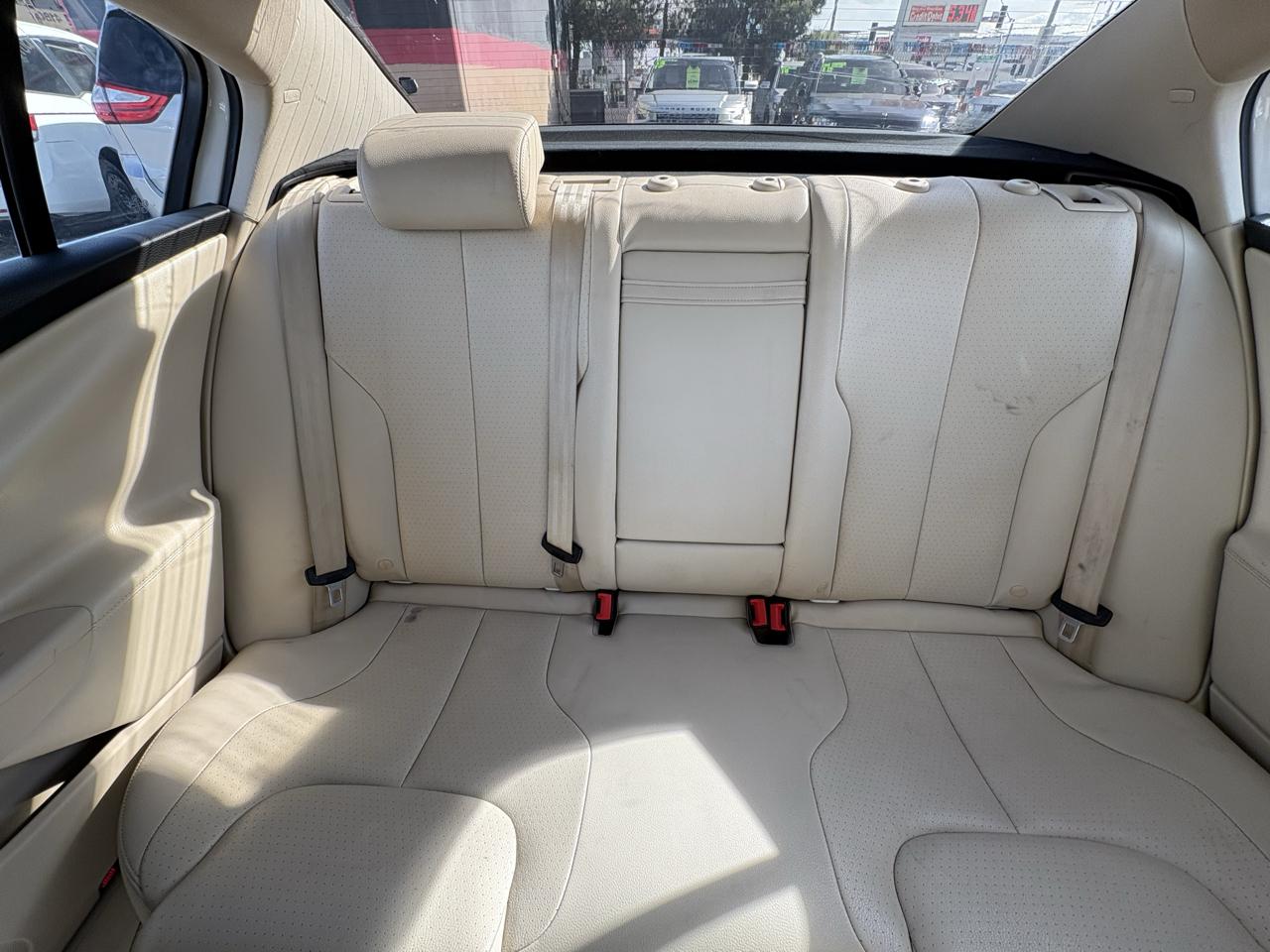 Volkswagen Passat Sedan 4dr DSG Komfort FWD PZEV 2010