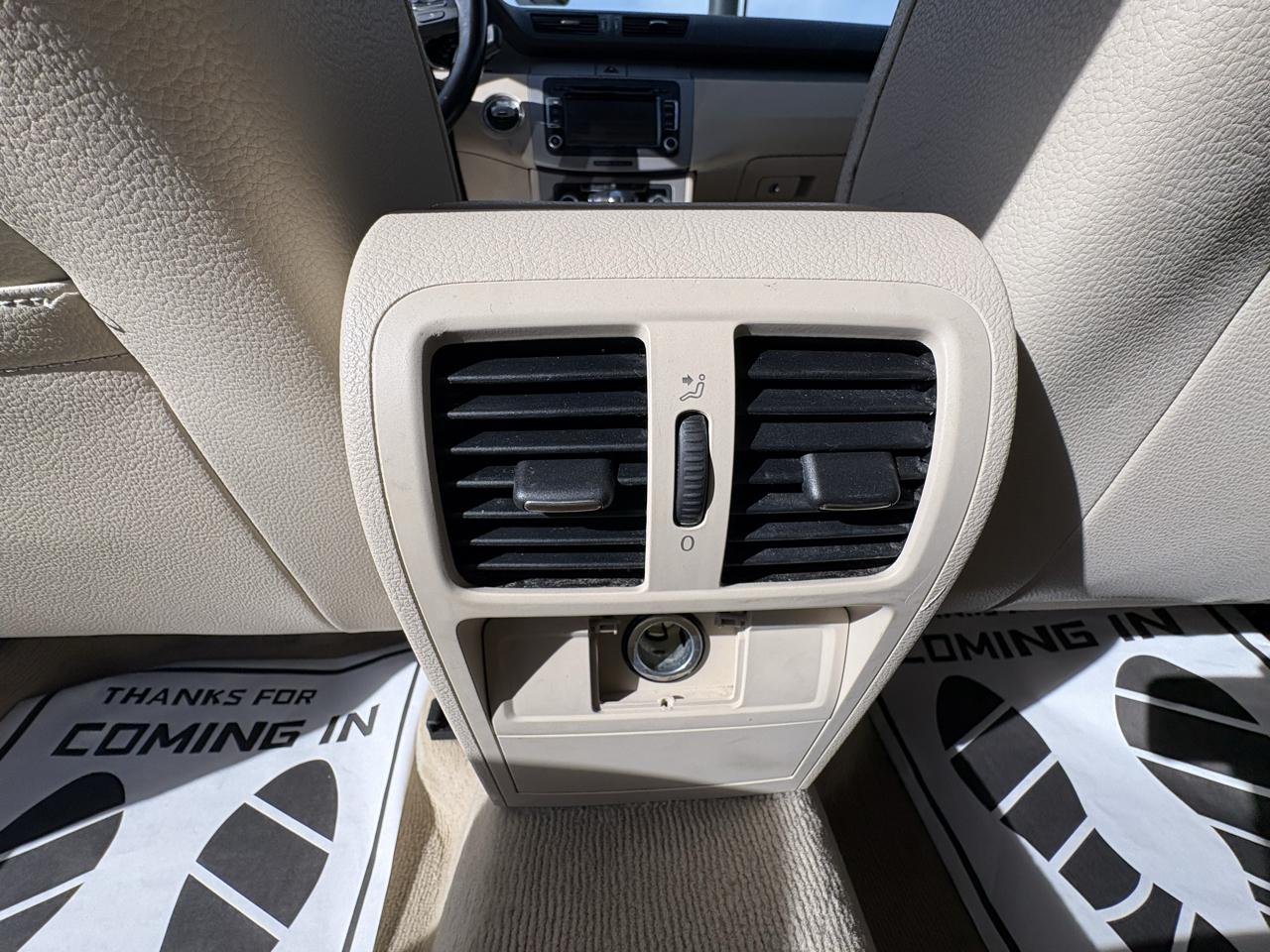 Volkswagen Passat Sedan 4dr DSG Komfort FWD PZEV 2010