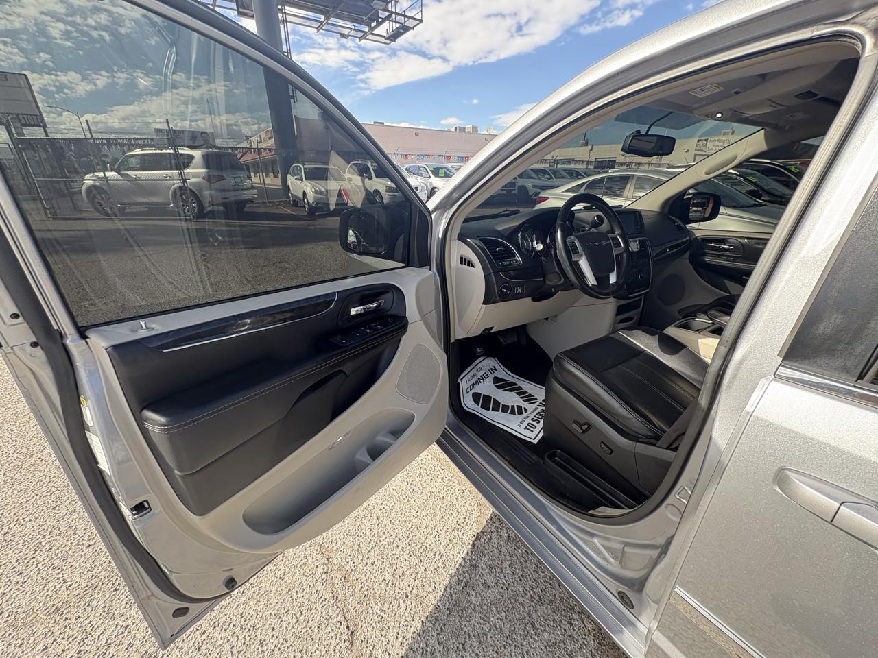 Chrysler Town & Country 4dr Wgn Touring 2015
