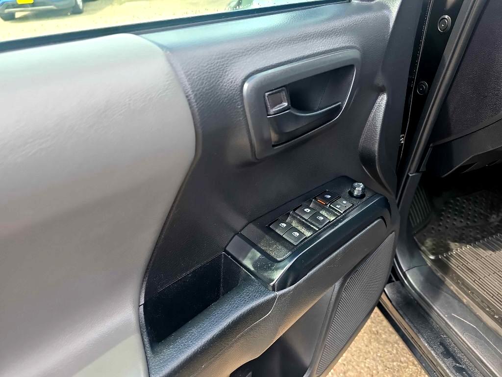 2022 Toyota Tacoma Double Cab photo 13