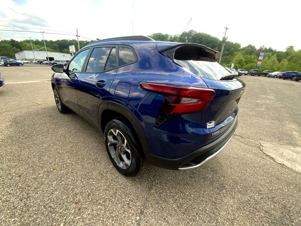 2024 Chevrolet Trax photo 7