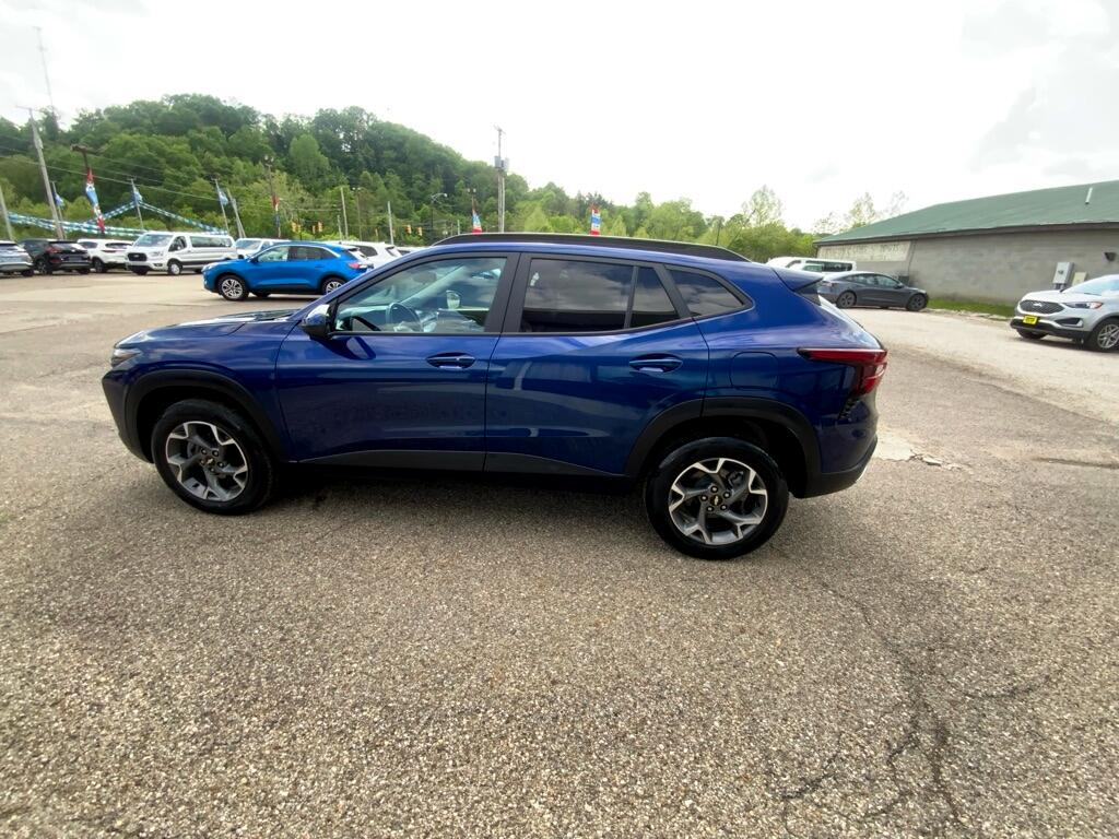 2024 Chevrolet Trax photo 8