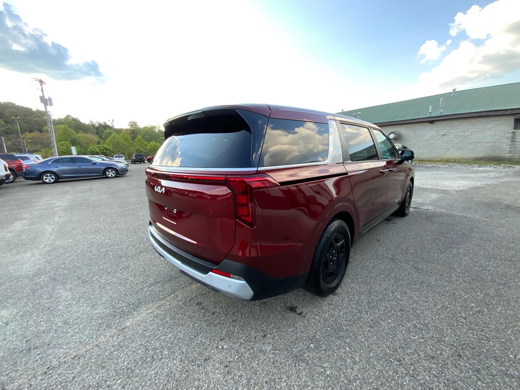 2025 Kia Carnival LXS photo 4