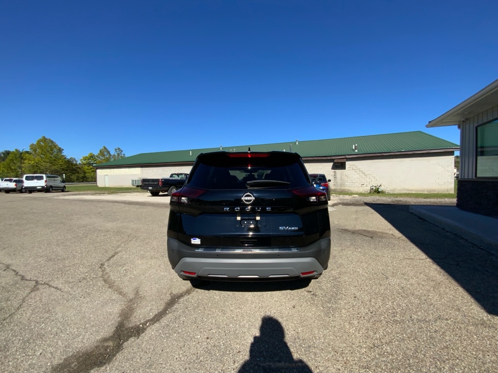 2022 Nissan Rogue SV photo 4