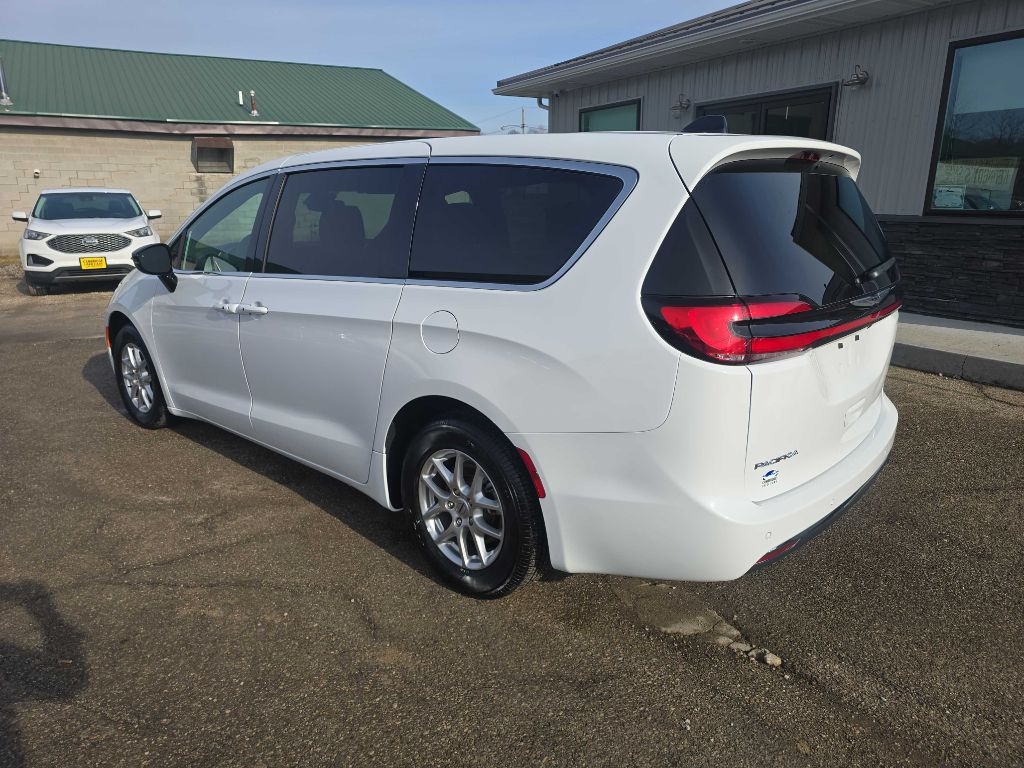 Chrysler Pacifica  2025