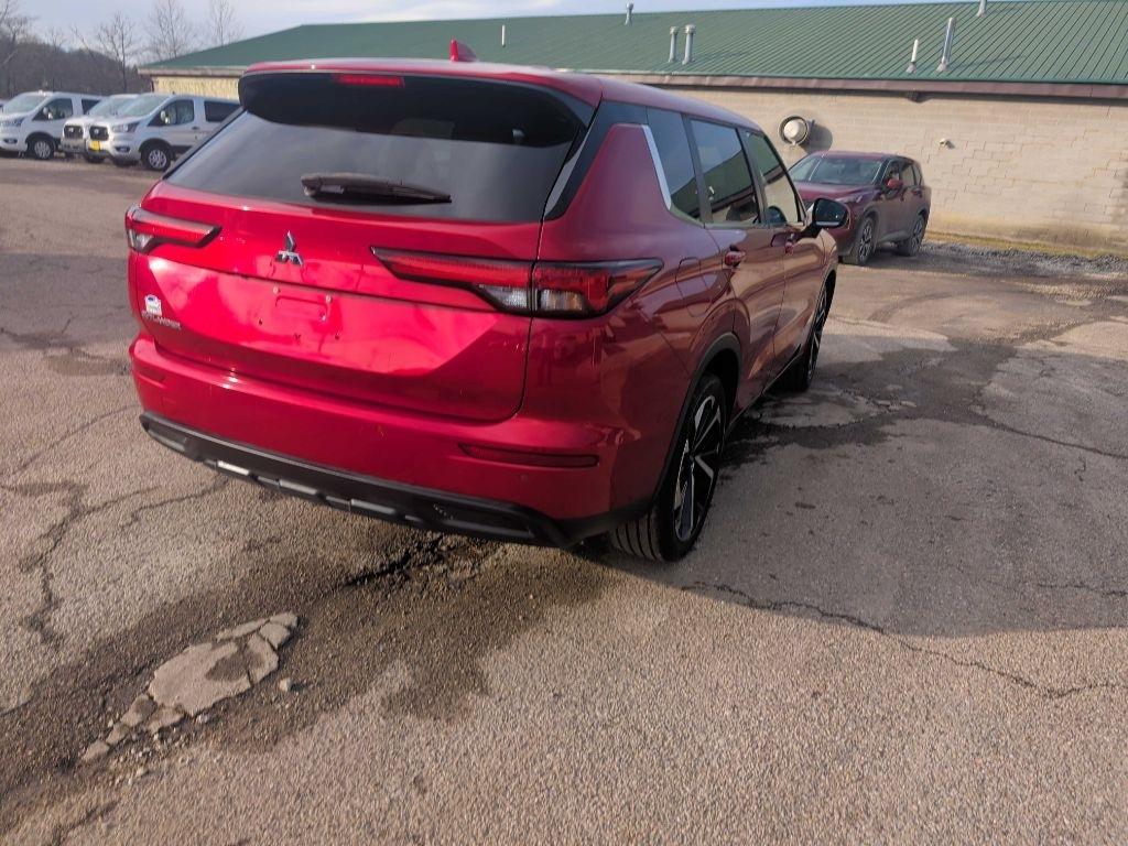 Mitsubishi Outlander  2022