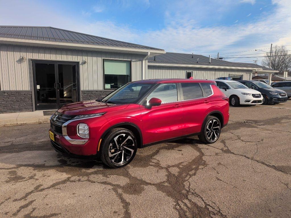 Mitsubishi Outlander  2022