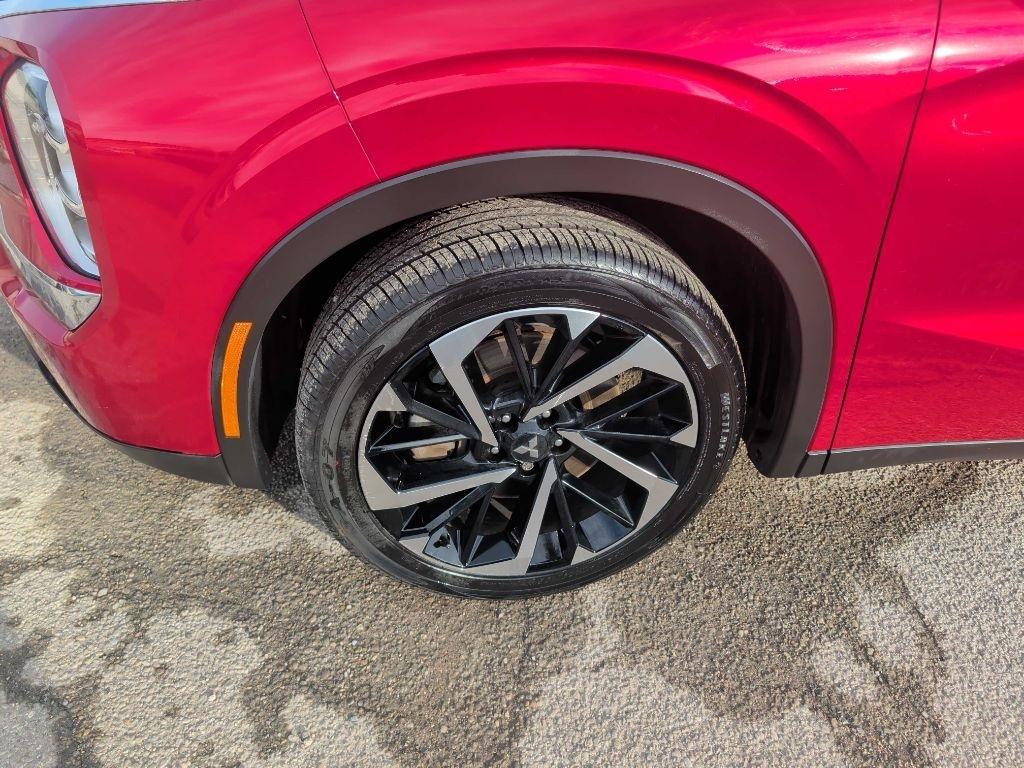 Mitsubishi Outlander  2022