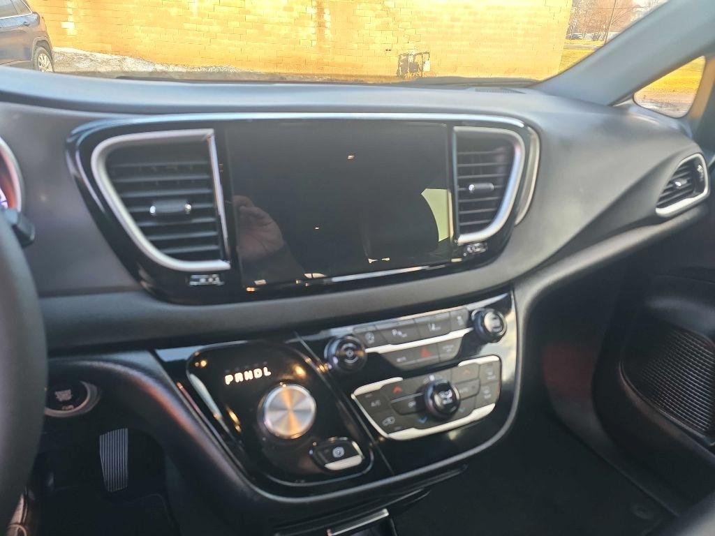 Chrysler Pacifica  2025
