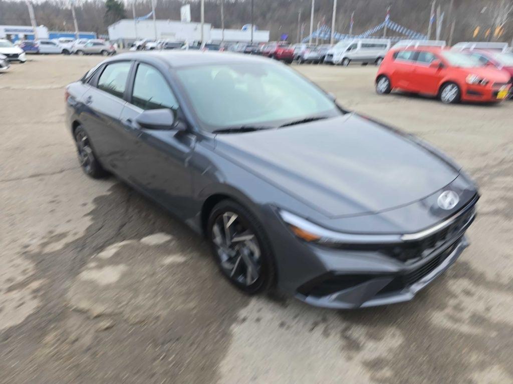 Hyundai Elantra  2025