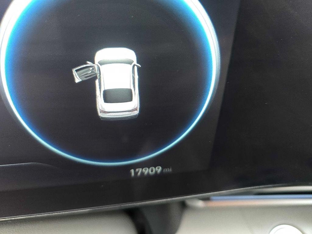 Hyundai Elantra  2025