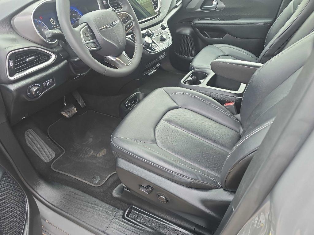 Chrysler Pacifica  2025