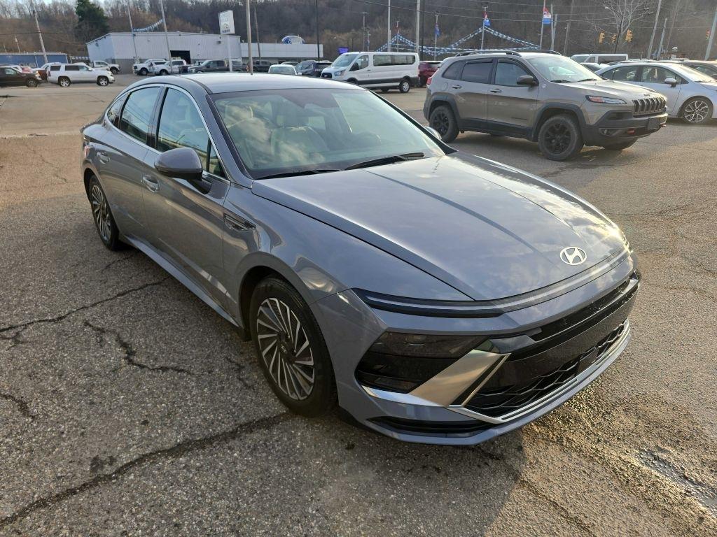 Hyundai Sonata Hybrid  2025