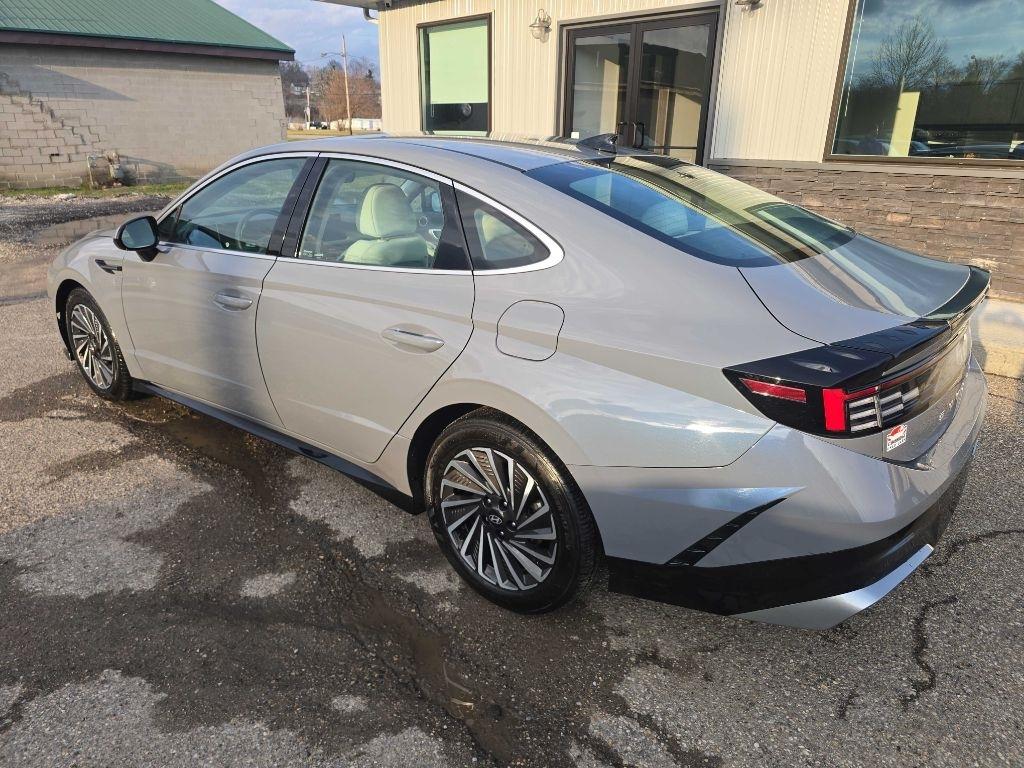 Hyundai Sonata Hybrid  2025