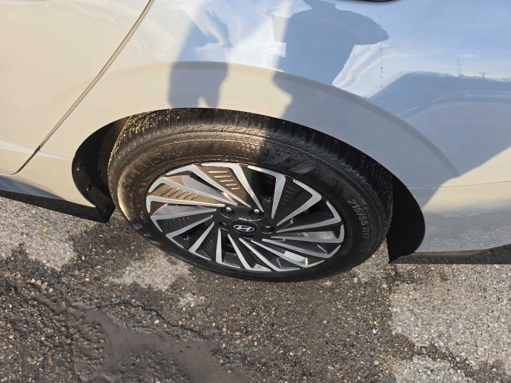 Hyundai Sonata Hybrid  2025