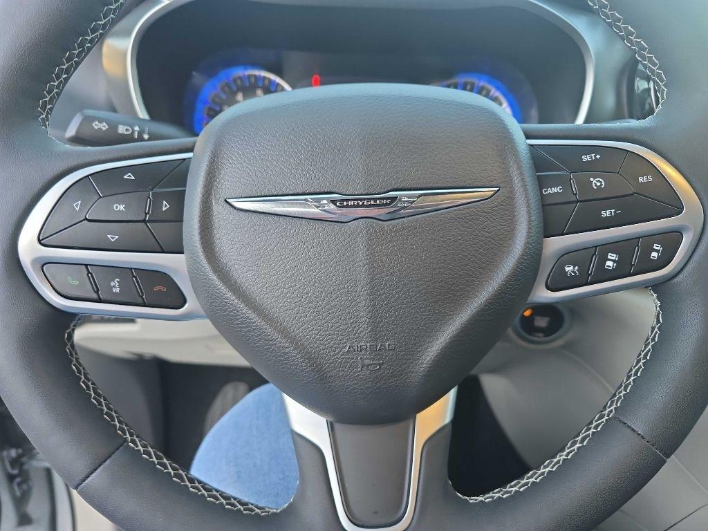 Chrysler Pacifica  2024