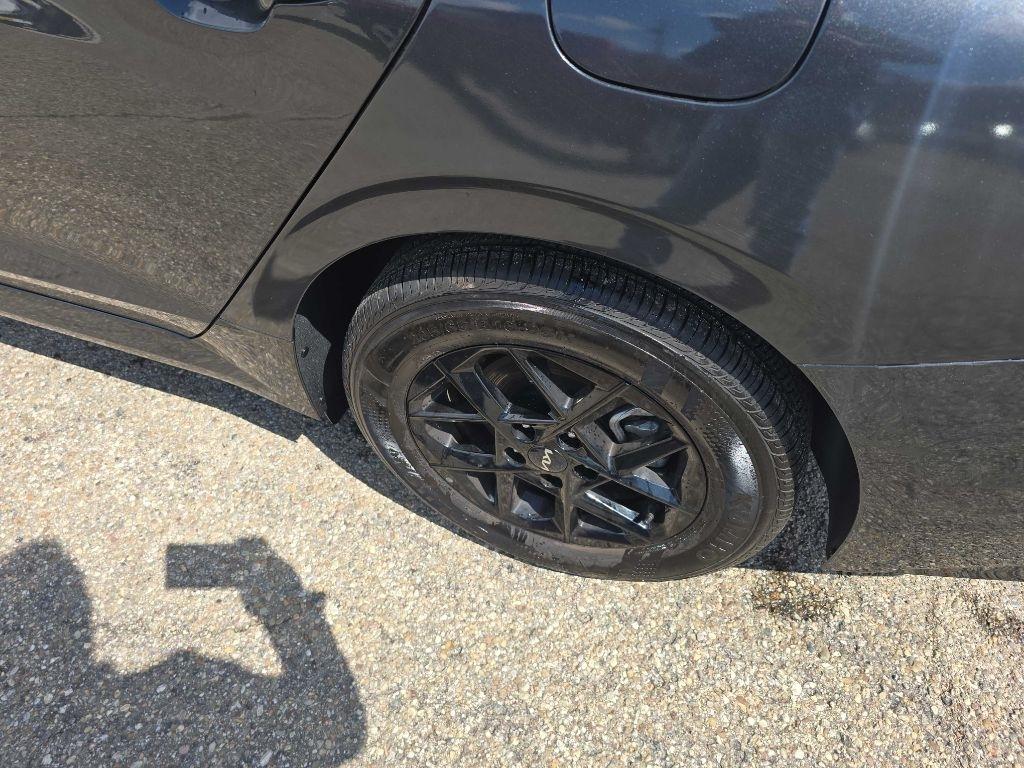 Kia K5  2025