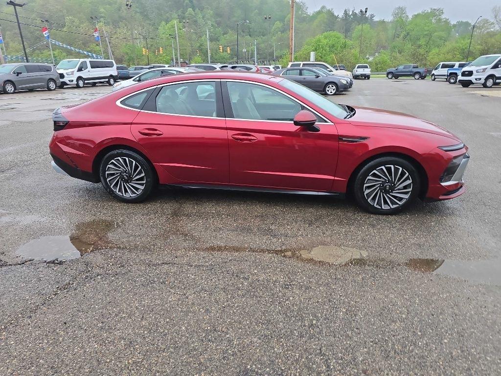 Hyundai Sonata Hybrid  2025