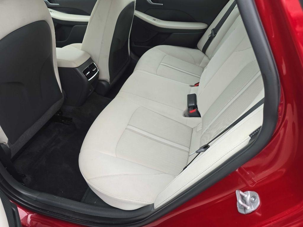 Hyundai Sonata Hybrid  2025