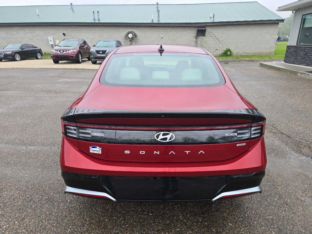 Hyundai Sonata Hybrid  2025