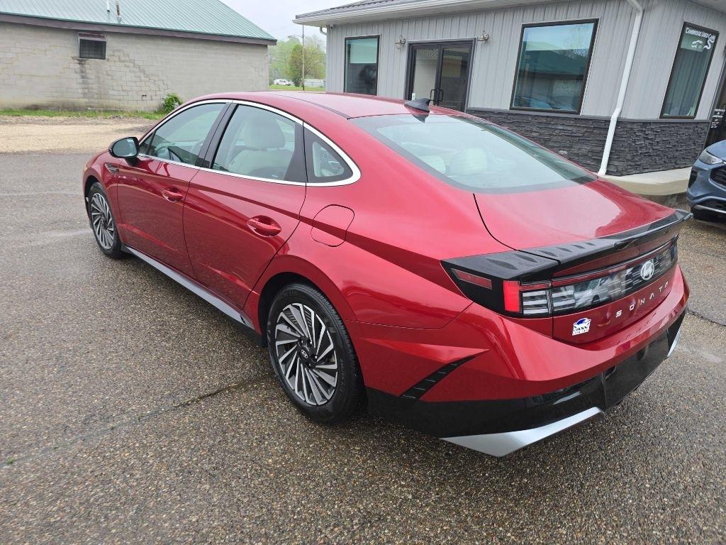 Hyundai Sonata Hybrid  2025