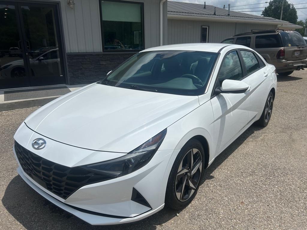 Hyundai Elantra  2023