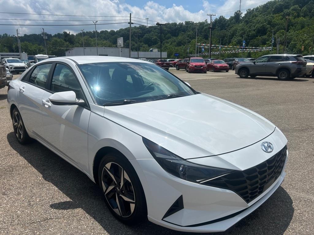 Hyundai Elantra  2023