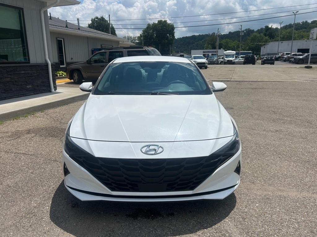 Hyundai Elantra  2023