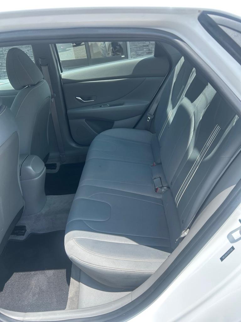 Hyundai Elantra  2023