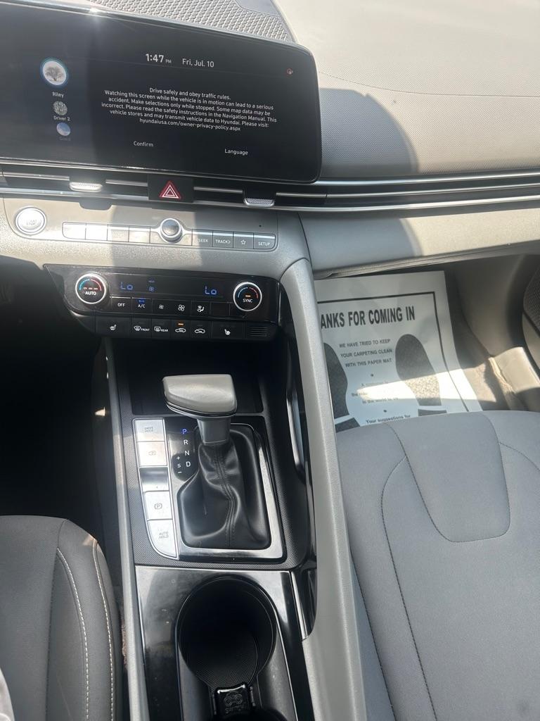 Hyundai Elantra  2023