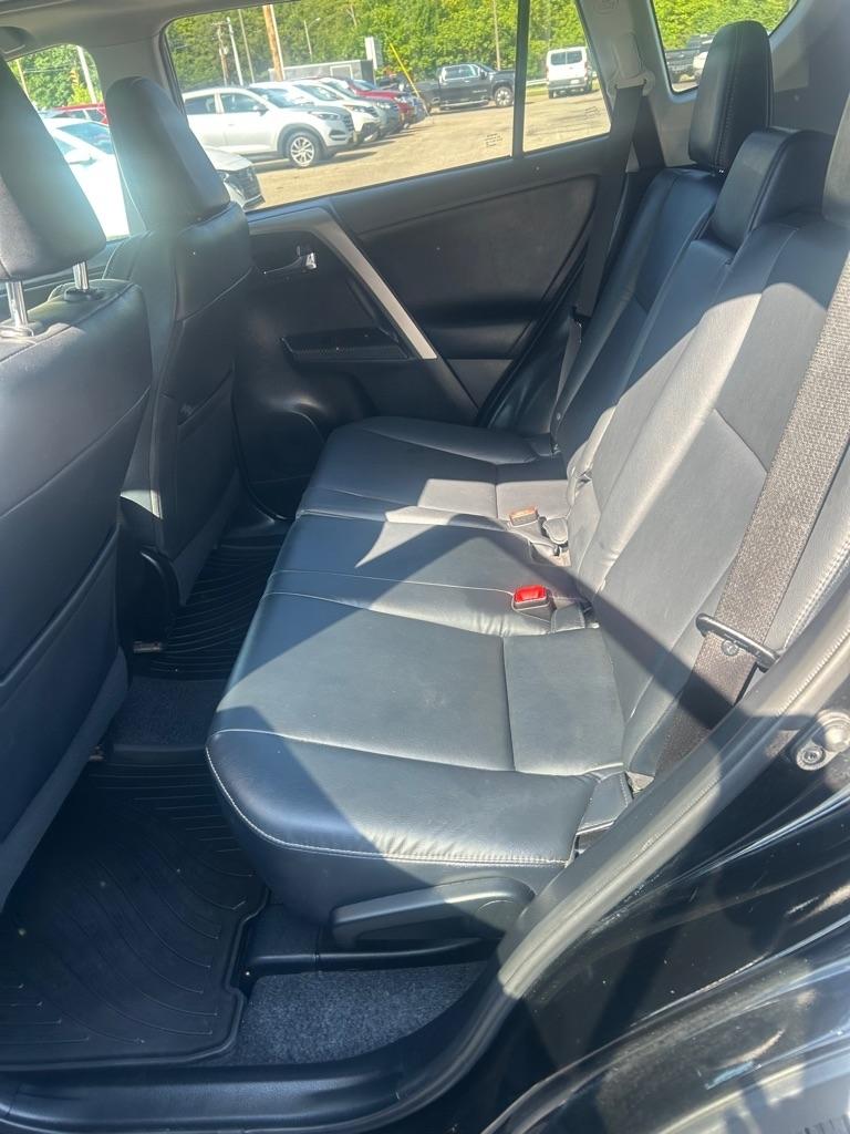Toyota RAV4  2015
