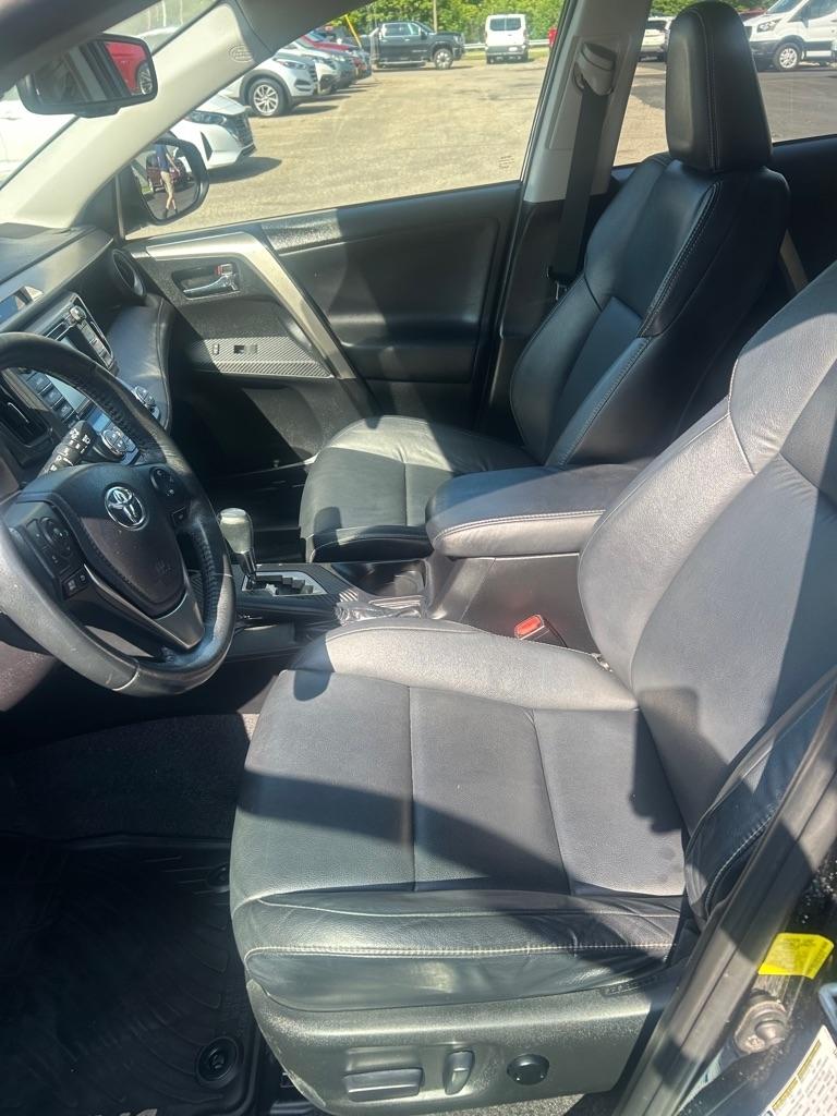 Toyota RAV4  2015