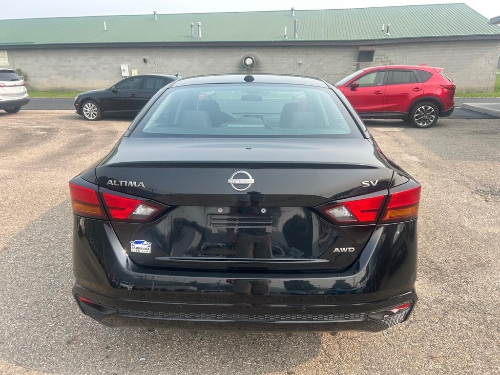 Nissan Altima  2024