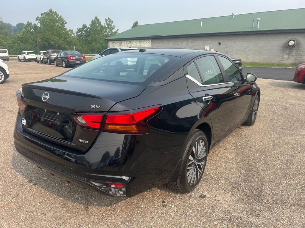 Nissan Altima  2024