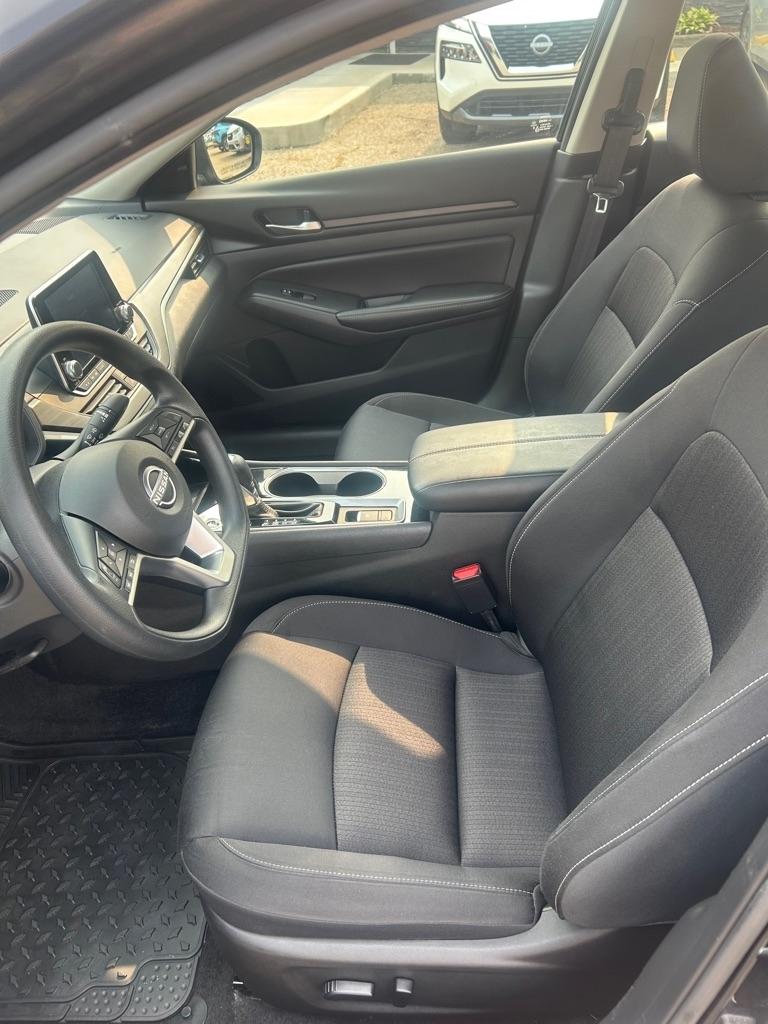 Nissan Altima  2024