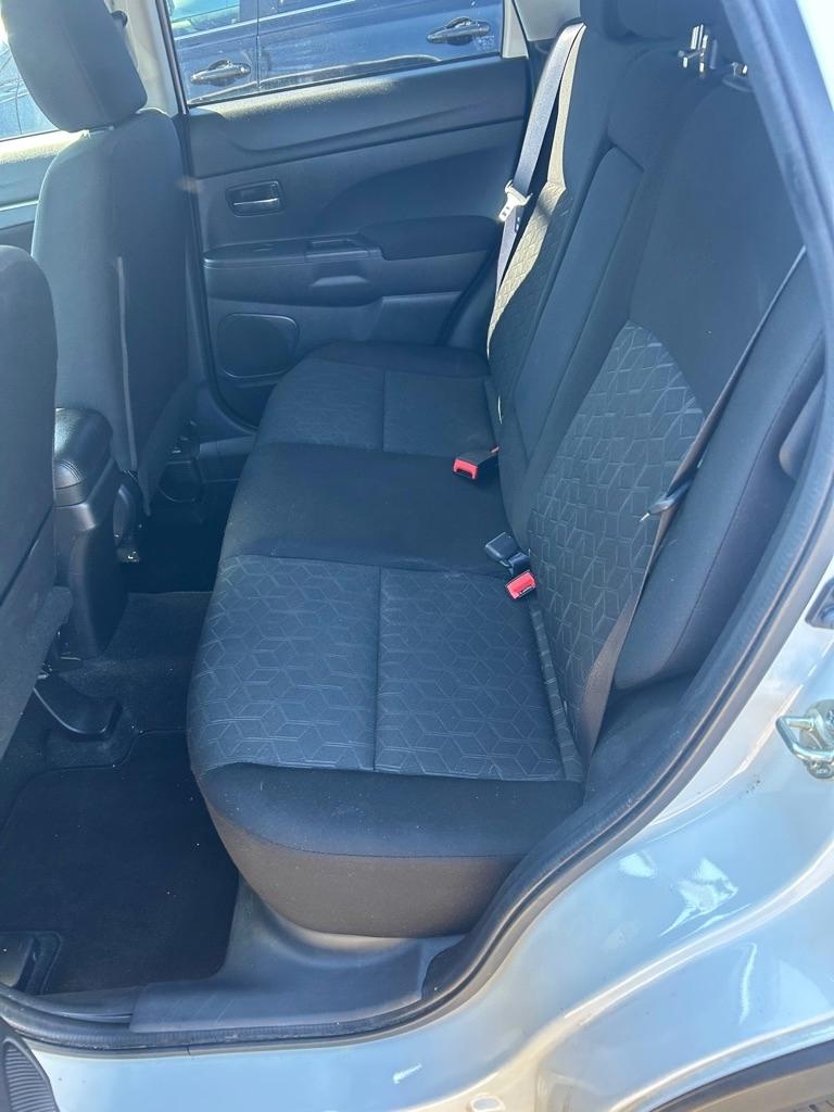 Mitsubishi Outlander Sport photo 5