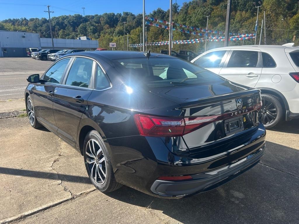 Volkswagen Jetta photo 2