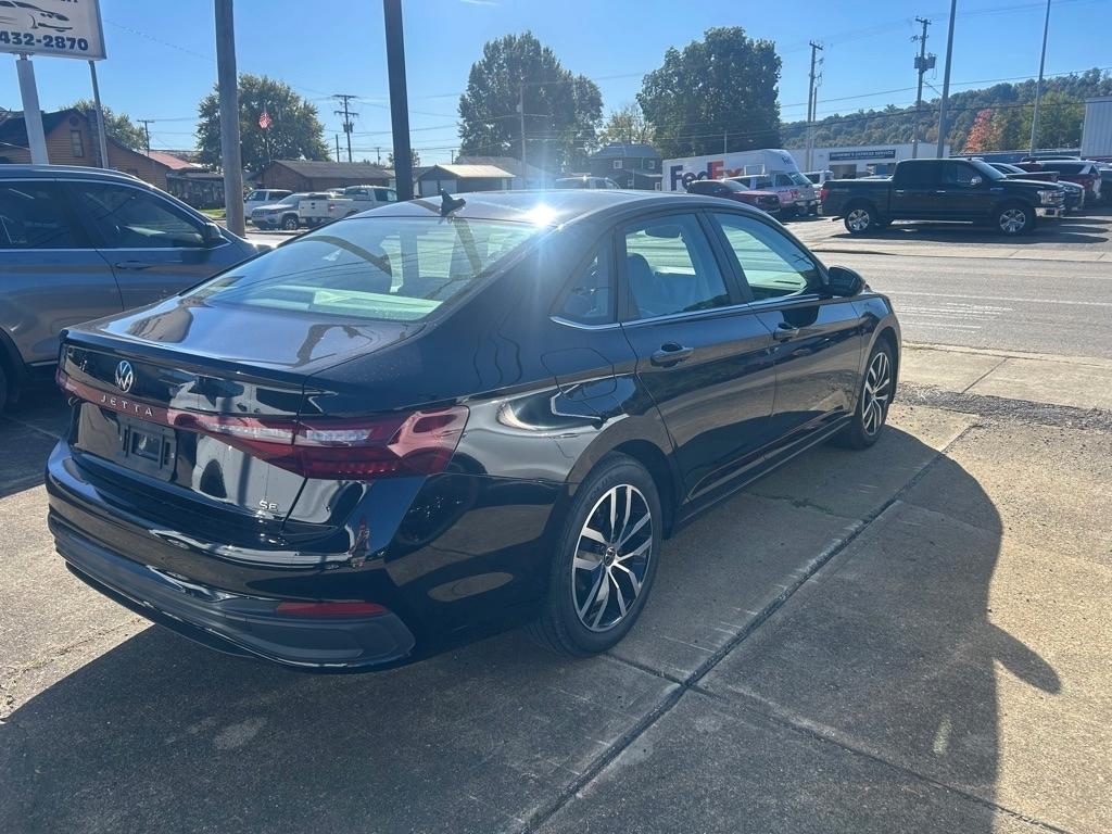 Volkswagen Jetta photo 3